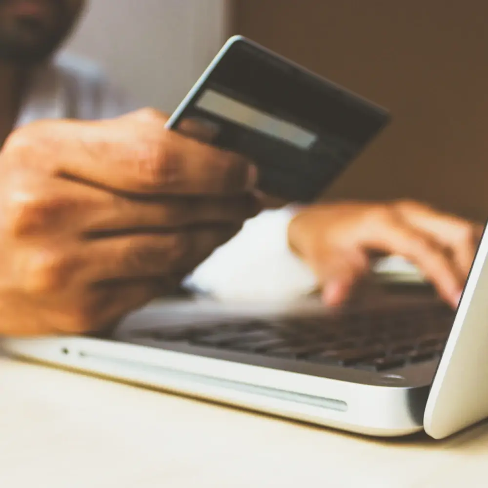 Sicher online einkaufen: So erkennen Sie Fake-Shops schnell und einfach!